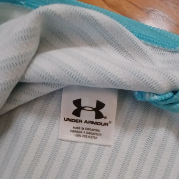 Under Armour Women's Aqua Sleeveless Polo Tank. Like New Condition. Size L - Picture 6 of 7